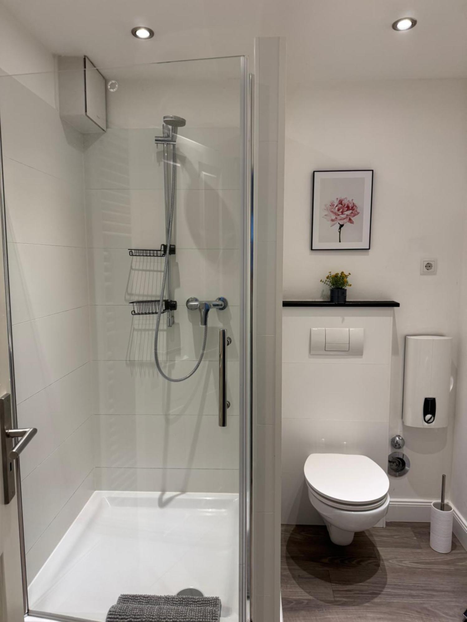 City Apartments Am Rhein Бон Екстериор снимка