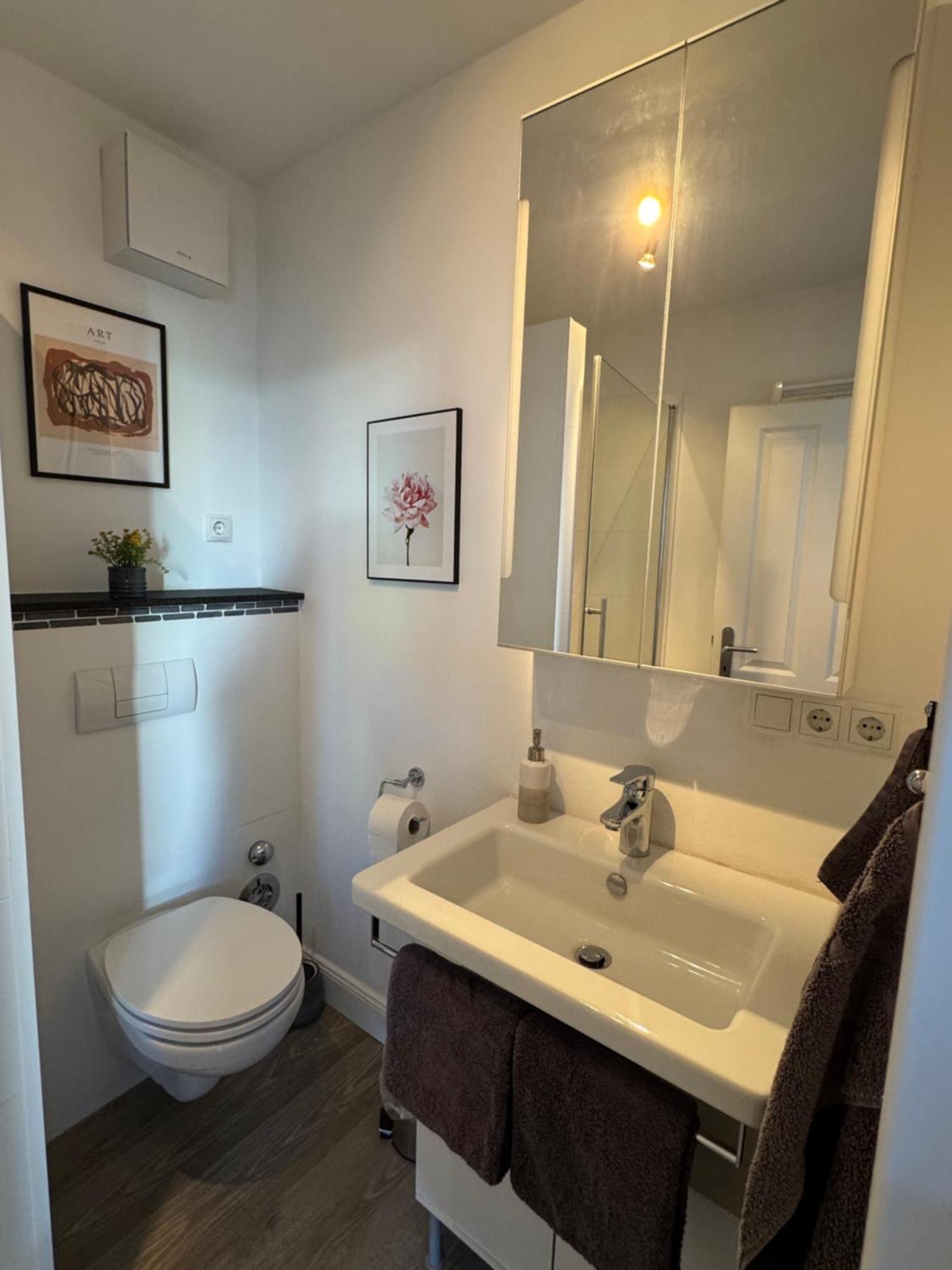 City Apartments Am Rhein Бон Екстериор снимка