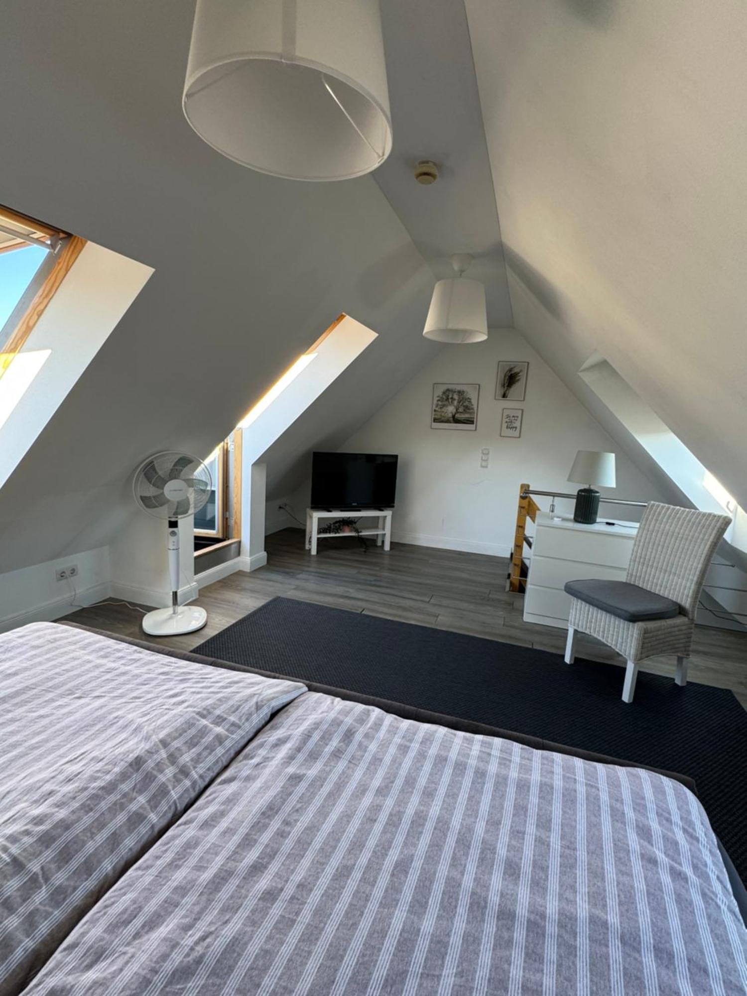 City Apartments Am Rhein Бон Екстериор снимка