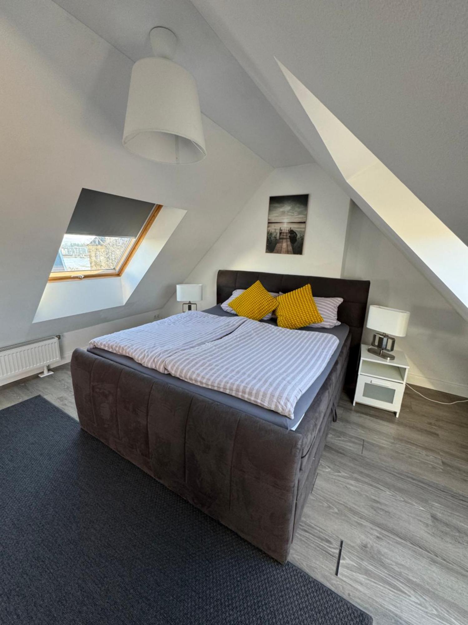 City Apartments Am Rhein Бон Екстериор снимка